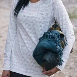 Zyia White Chill Long Sleeve T Size L -NWT